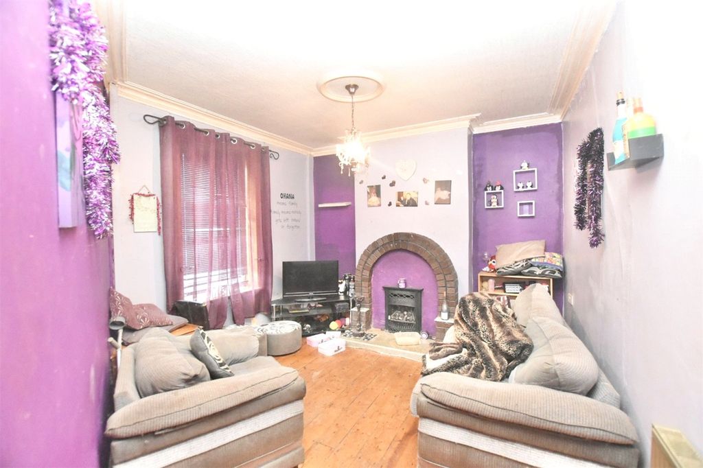 Property photo 2 of 11 Living Room