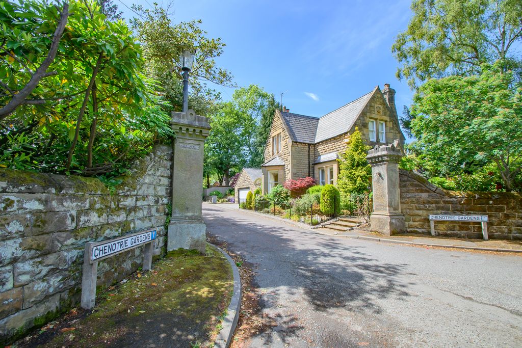 Property photo 2 of 58