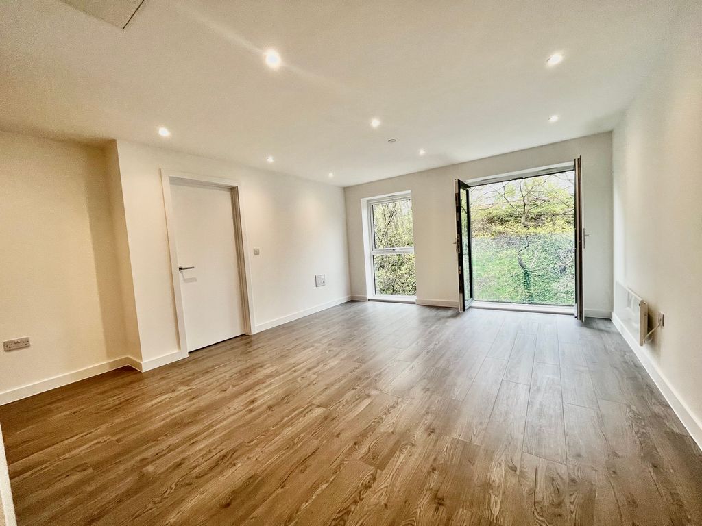 Property photo 2 of 7 Photo 04