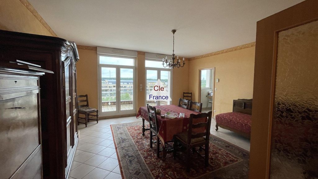 Property photo 3 of 12
