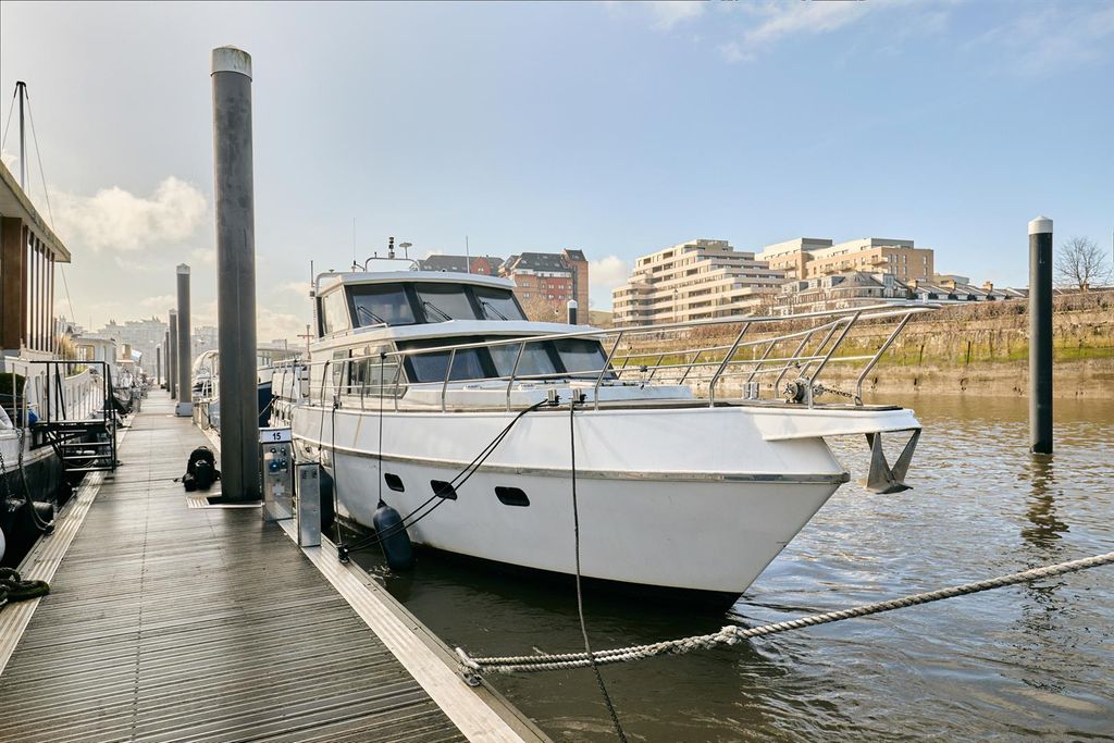 Property photo 1 of 33