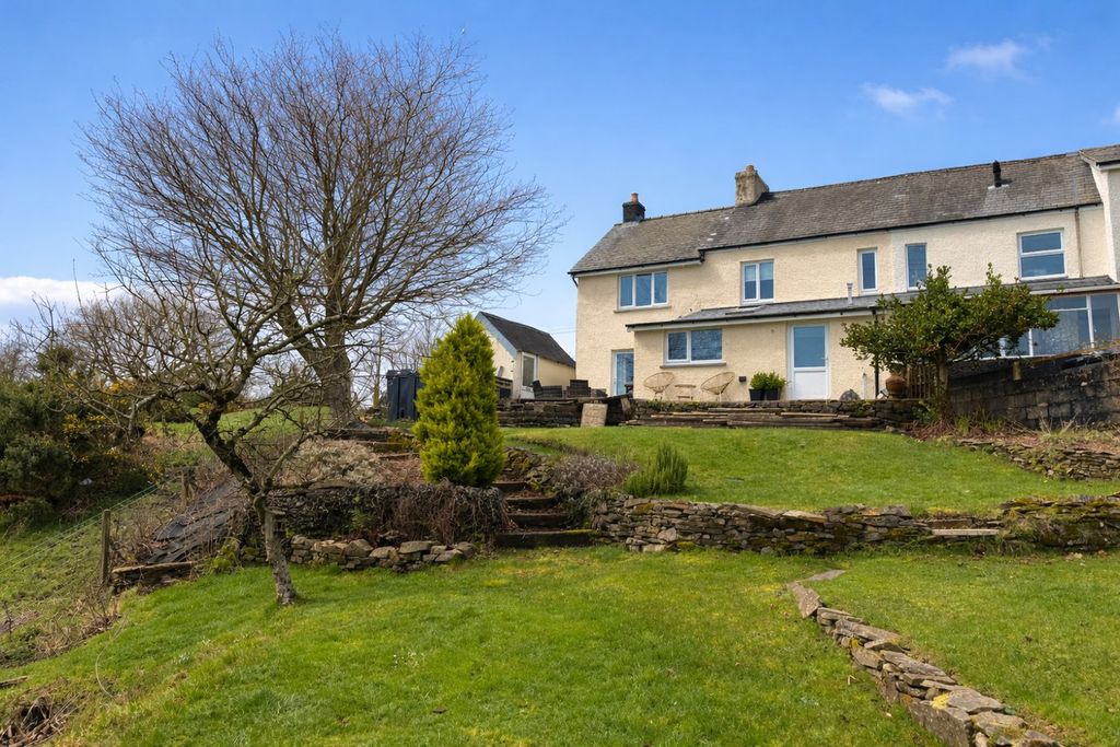 Property photo 2 of 47