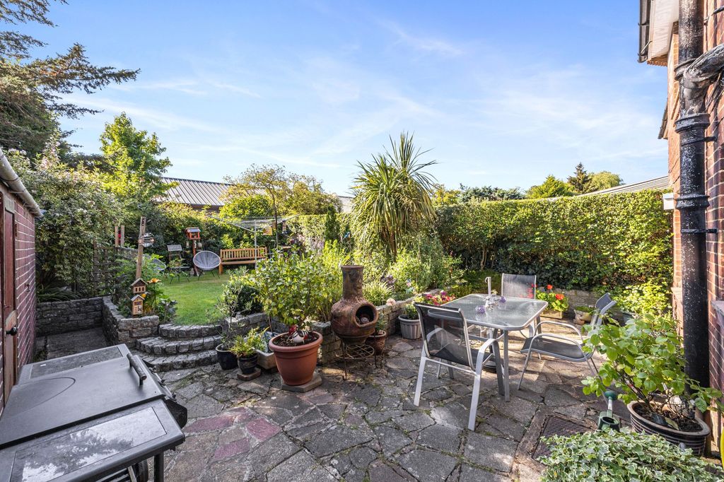 Property photo 2 of 17