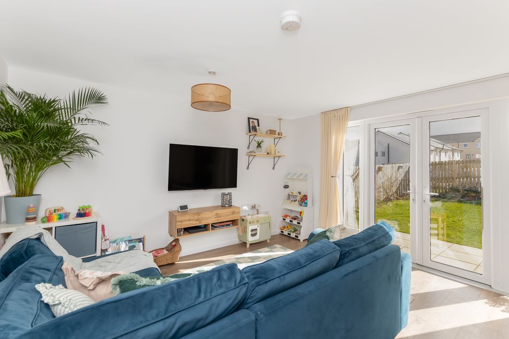 Property photo 3 of 19 Property Image 4