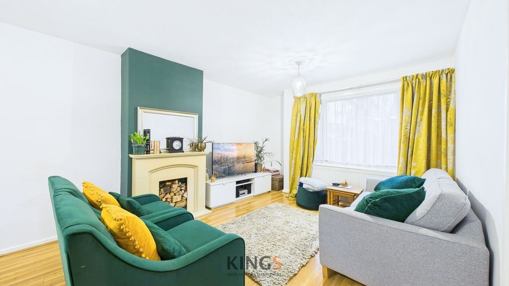 Property photo 2 of 12 Lounge