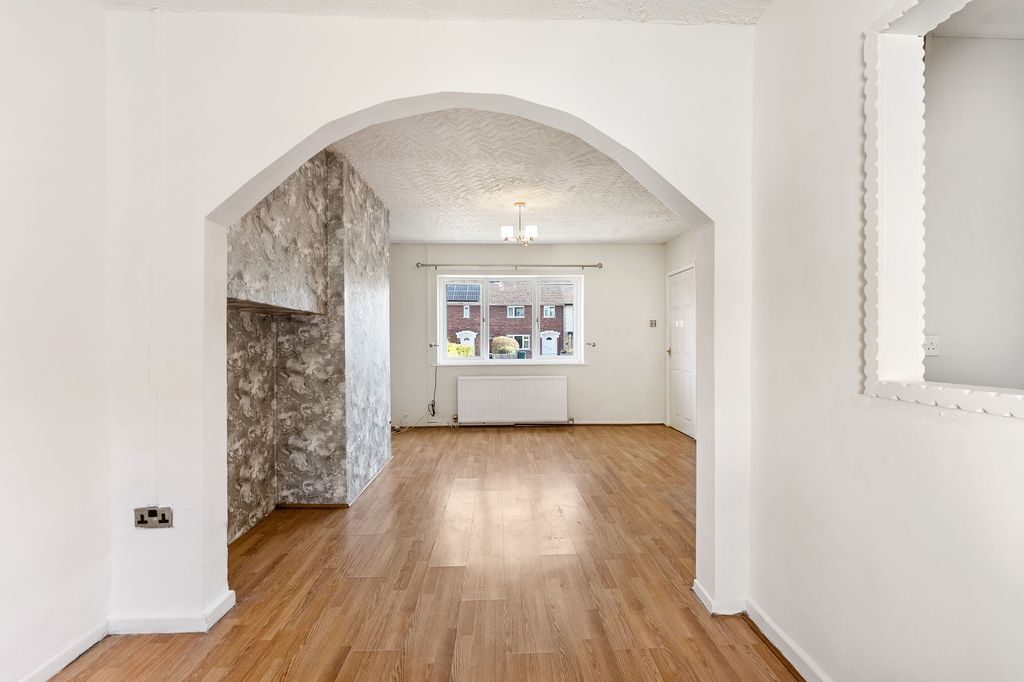 Property photo 3 of 29