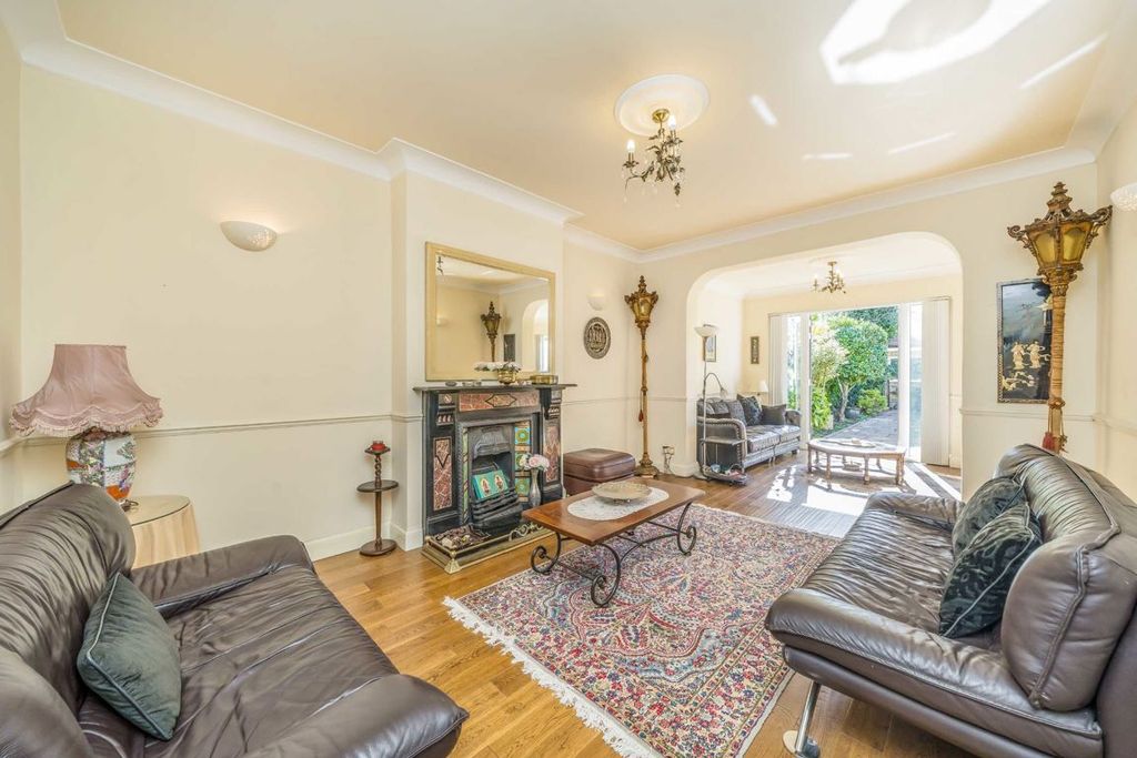 Property photo 2 of 12