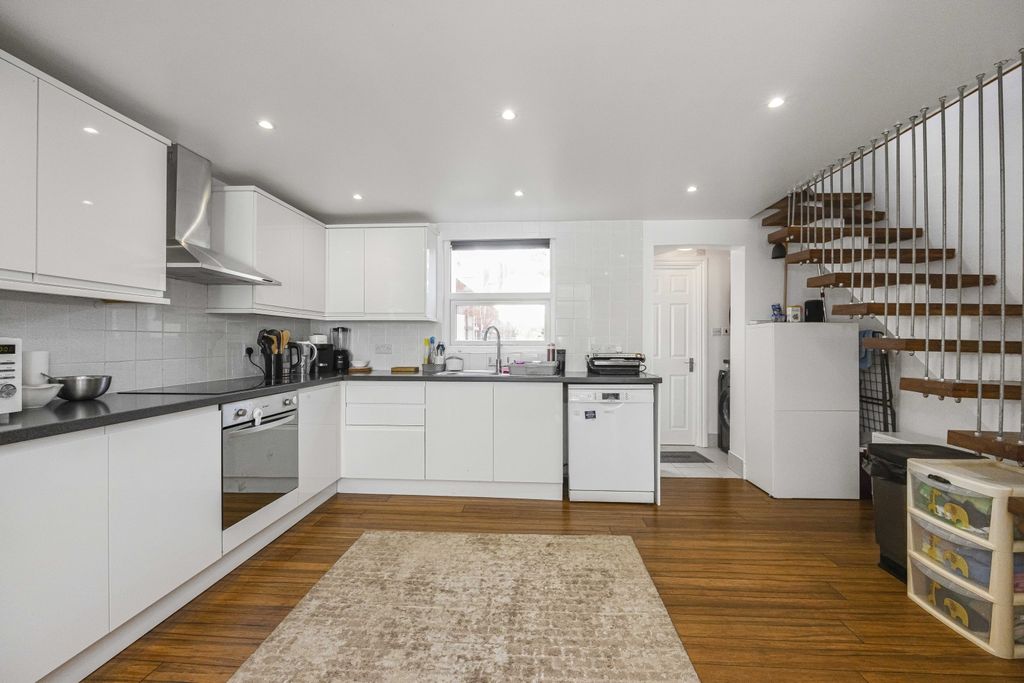 Property photo 1 of 15 117 Gurney Road (1)-0010
