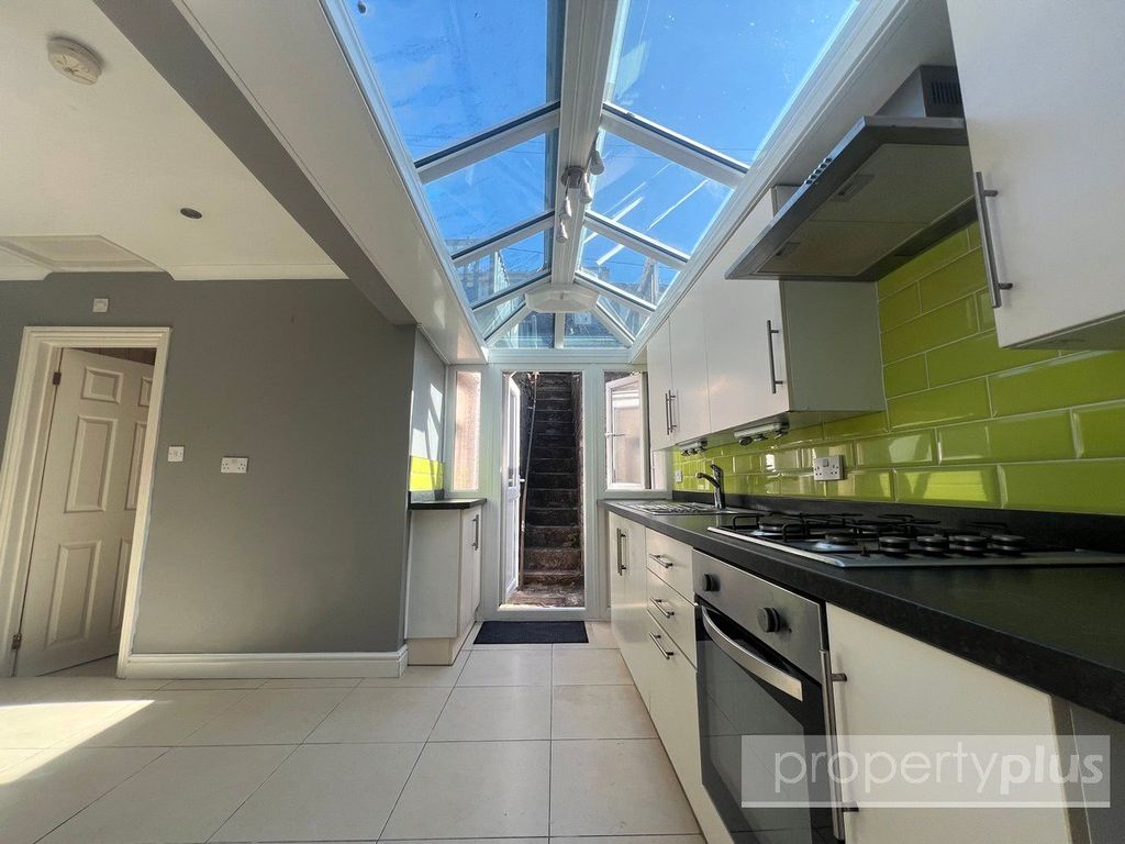 Property photo 1 of 14 Picture No. 11