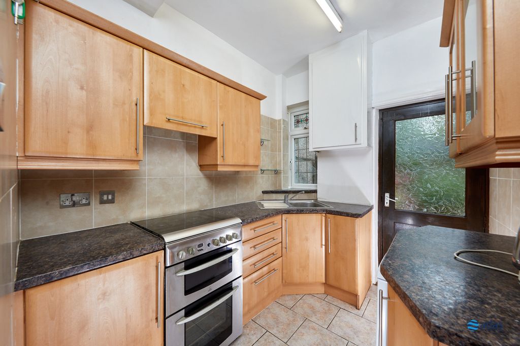 Property photo 2 of 16 Kitchen