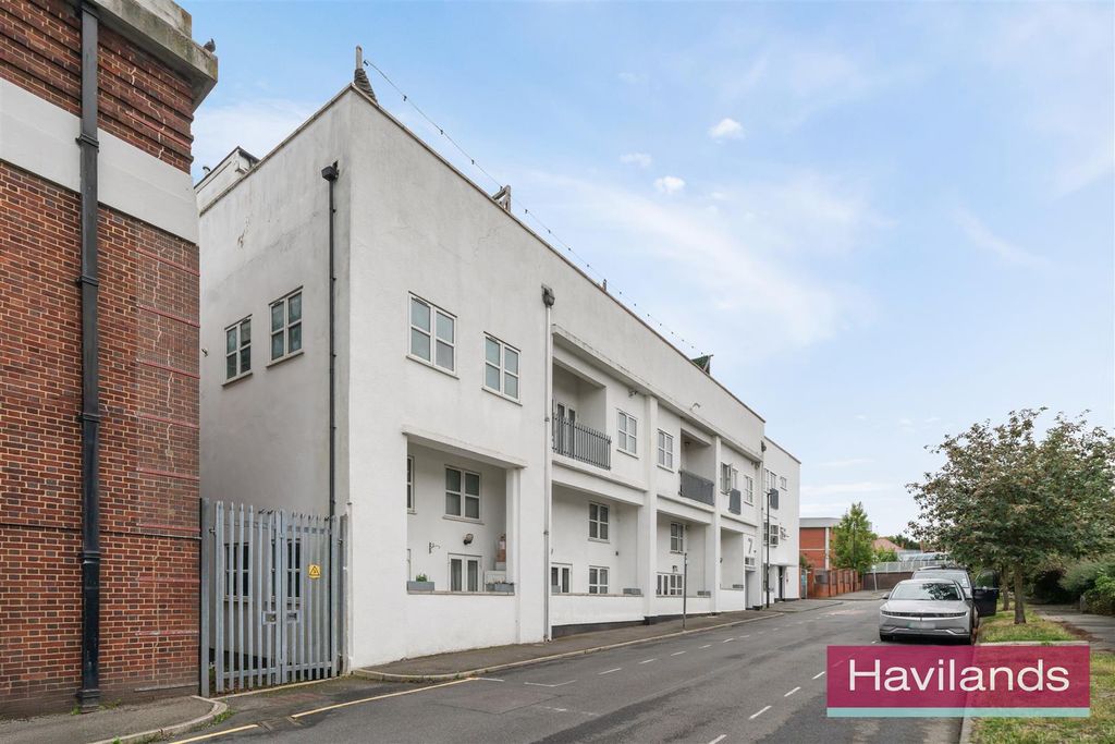 Property photo 1 of 12 Park Road-1.Jpg
