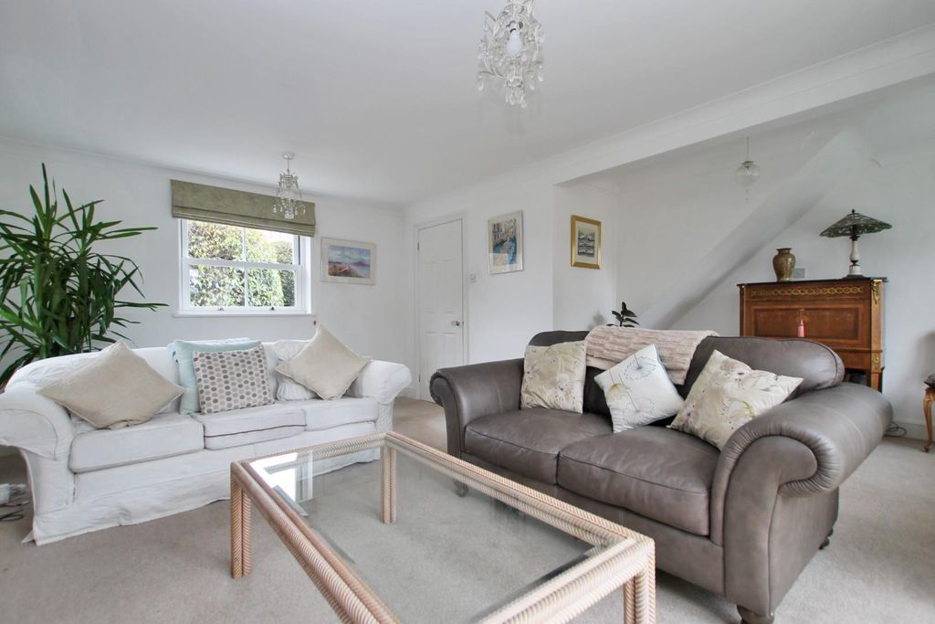 Property photo 2 of 16 9017391-102912-133848785289320121-66E27463-Bfde-7d
