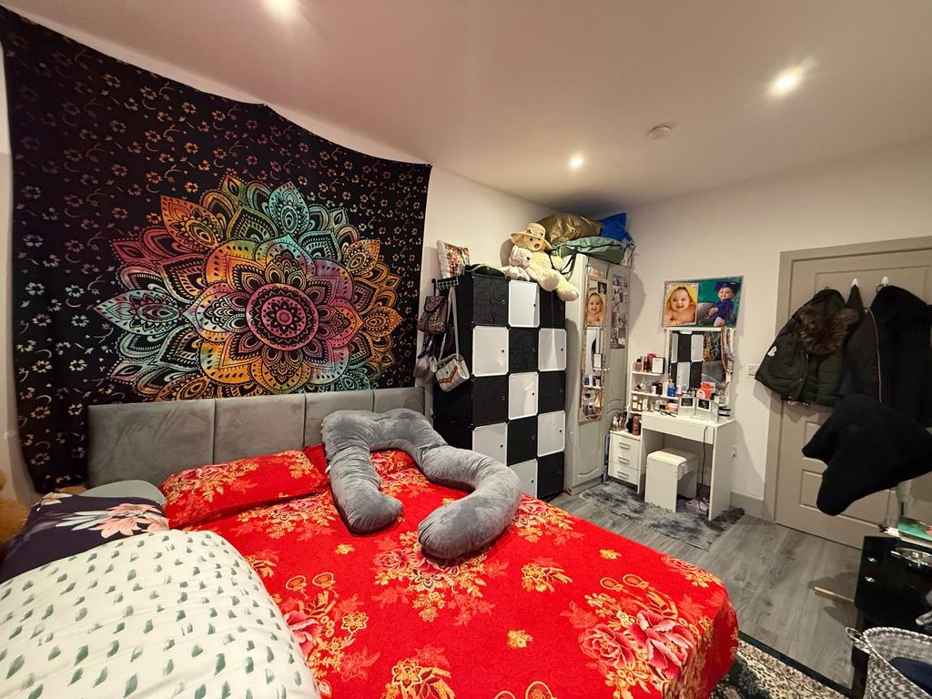 Property photo 3 of 4 Bedroom