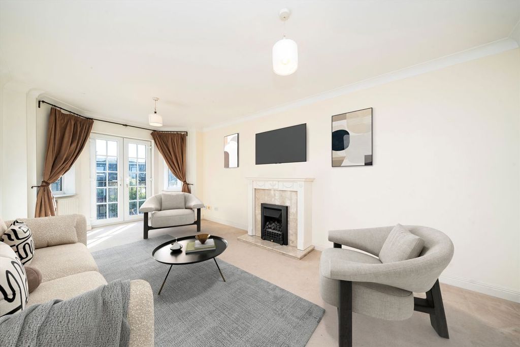 Property photo 2 of 5