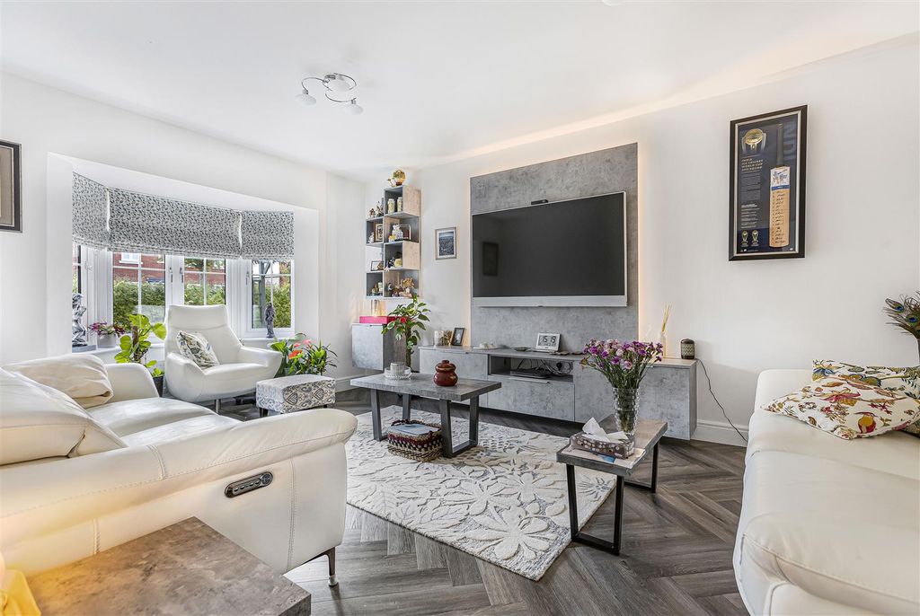 Property photo 3 of 40 4_64841.Jpg