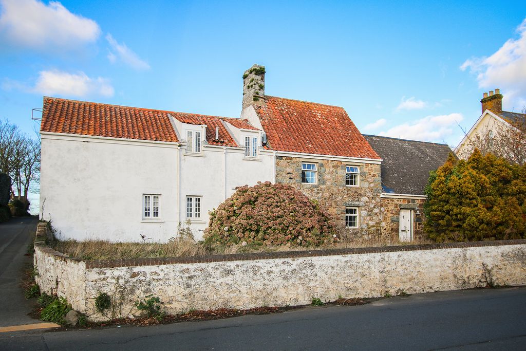 Property photo 1 of 18 Photo 0