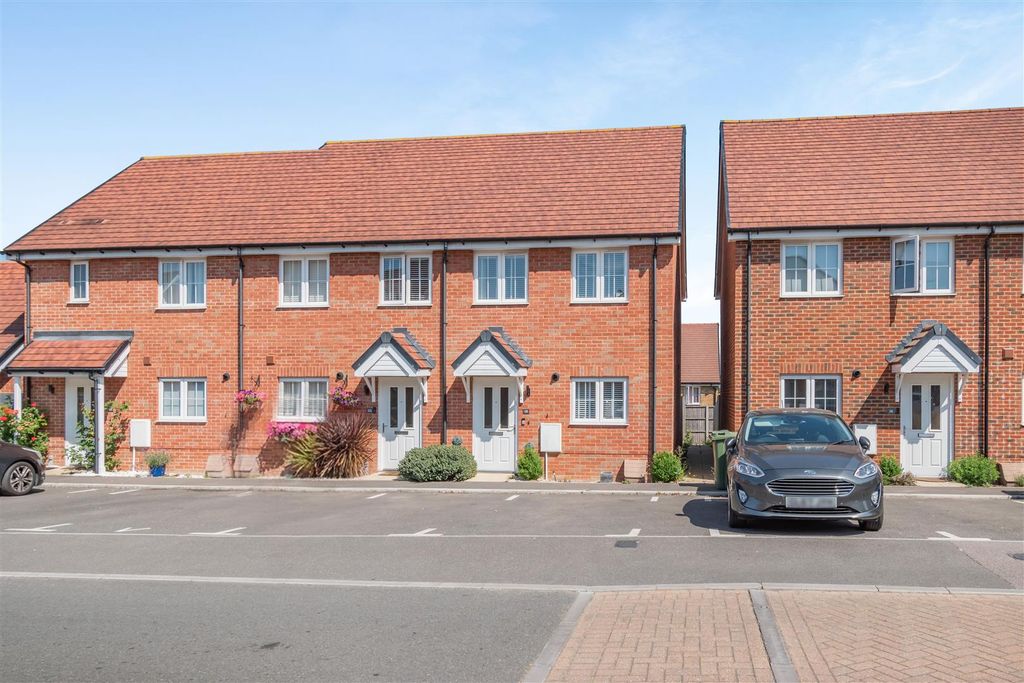 Property photo 1 of 14 8698066-Exterior05.Jpg