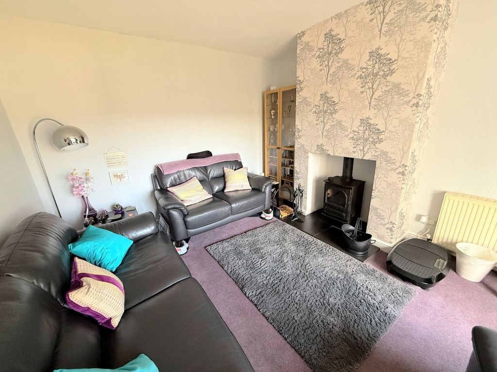 Property photo 2 of 42