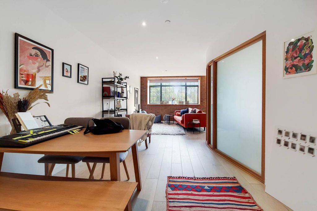 Property photo 3 of 8