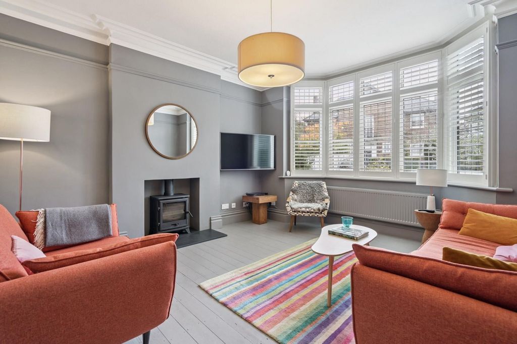 Property photo 3 of 23