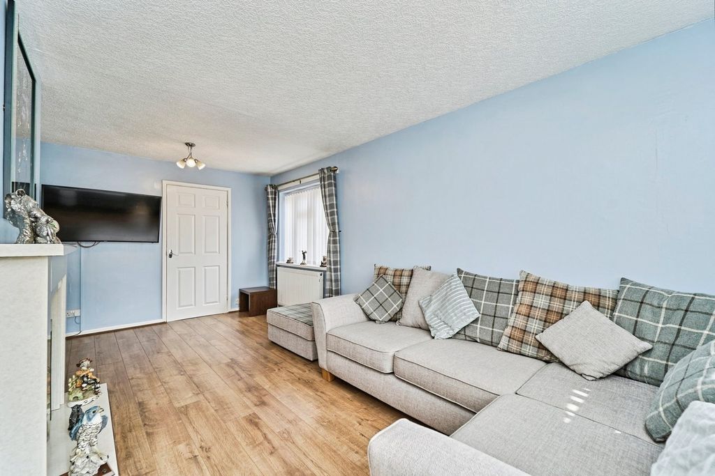 Property photo 3 of 19