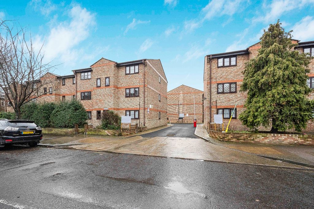 Property photo 1 of 7 3784593
