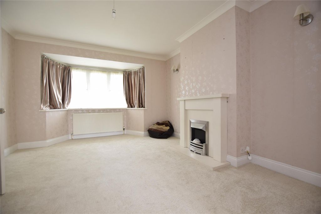 Property photo 2 of 10 Living Room