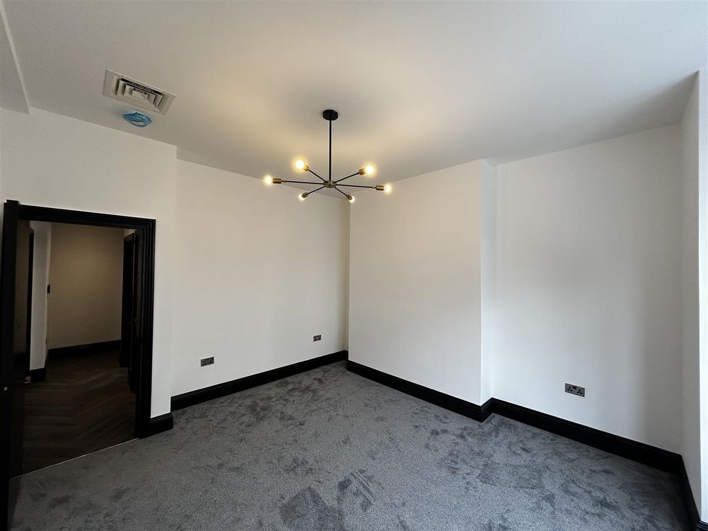 Property photo 3 of 7 Bedroom One