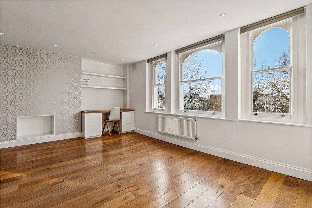 Property photo 3 of 8 Picture No. 24