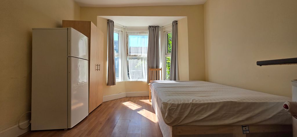 Property photo 1 of 5