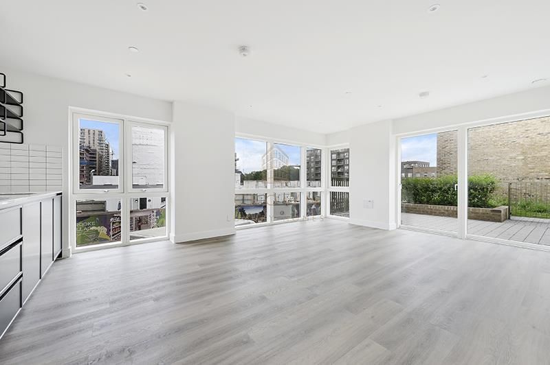 Property photo 3 of 13 Cairncross House, 108  (9).Jpg