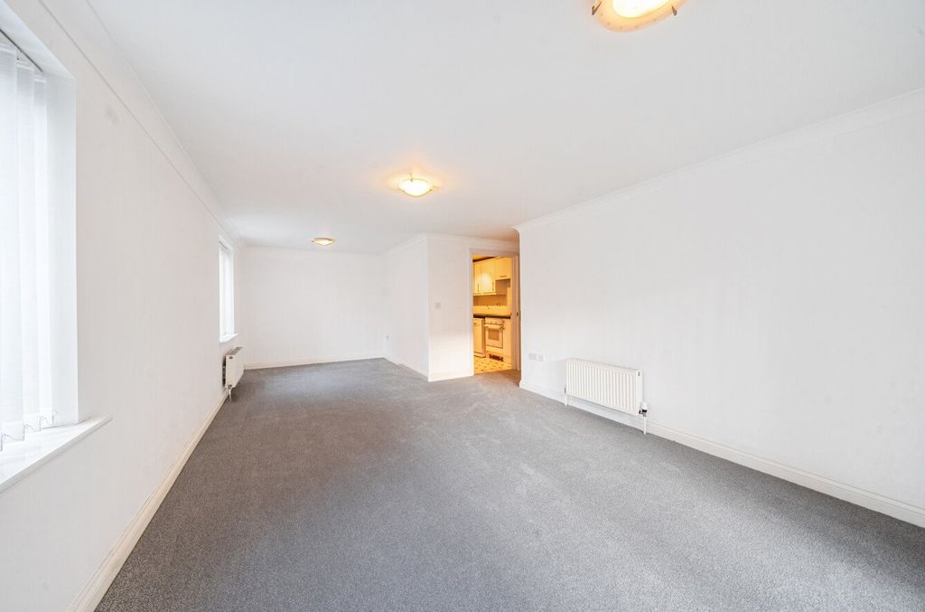 Property photo 3 of 13 Picture No. 32