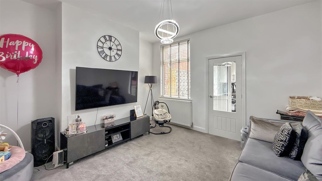 Property photo 3 of 12 F52d53ce606231c78d450249460081F4E08Dd004.Jpg