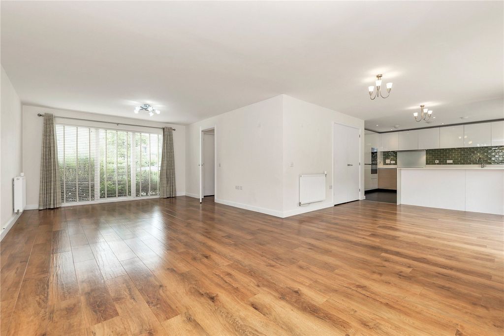 Property photo 3 of 21 Picture No. 26