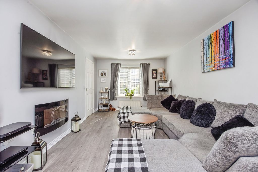 Property photo 2 of 21 Pbox-Img.Jpg