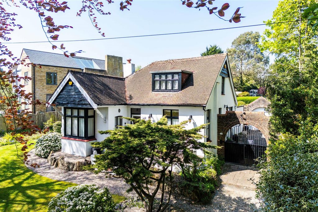 Property photo 1 of 15