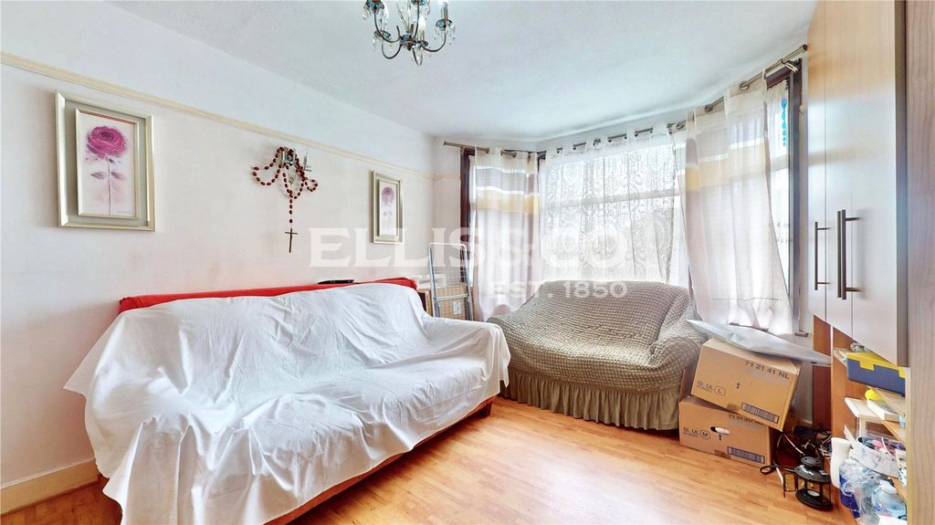 Property photo 3 of 18 Picture No. 05