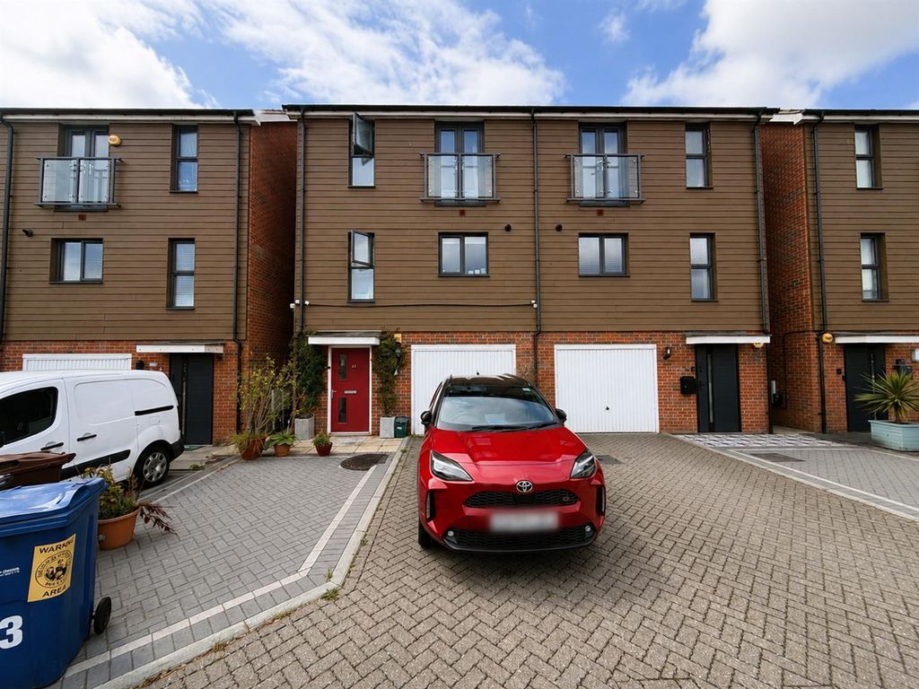 Property photo 1 of 10 4958A869-F09B-4B92-A135-07190136Cf6B.Png