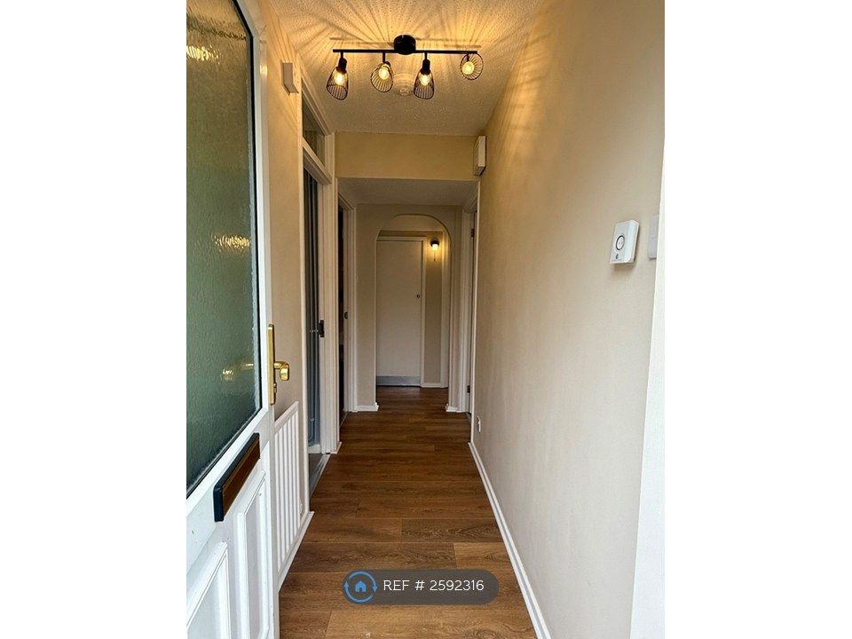 Property photo 3 of 35