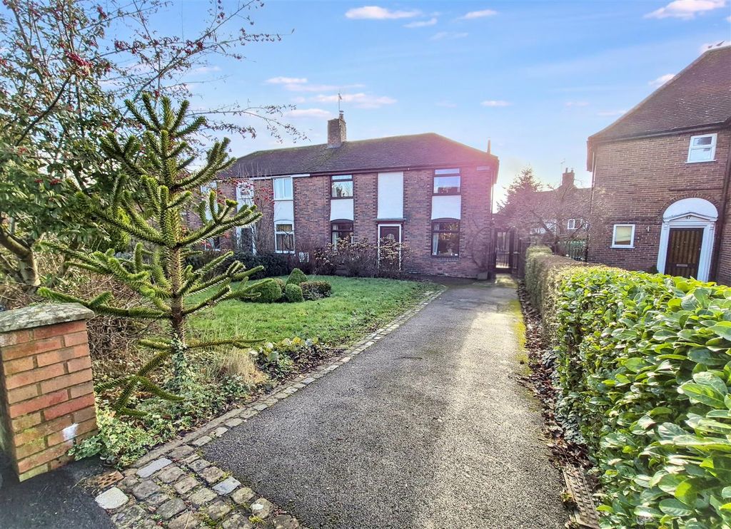 Property photo 1 of 44 Front Aspect