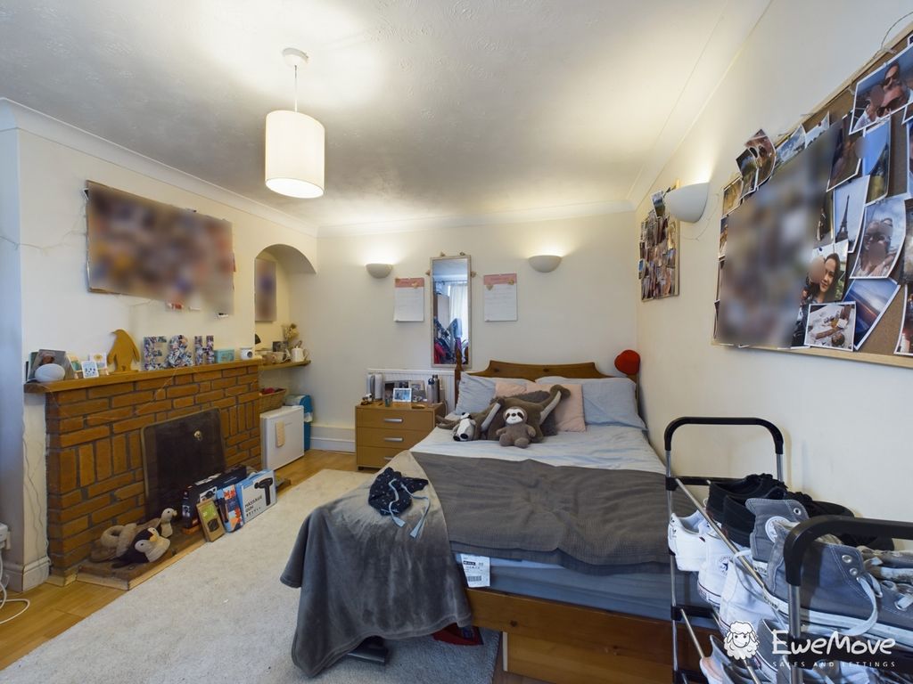 Property photo 3 of 7 Cam02877G0-Pr0023-Still003