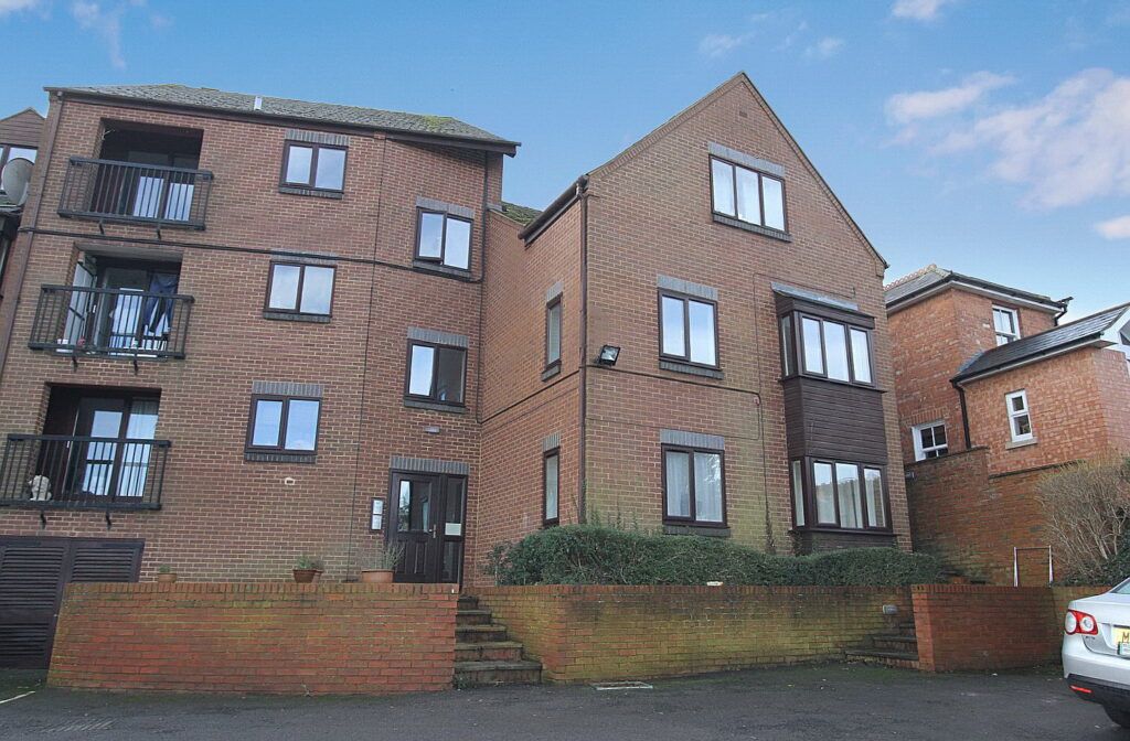 Property photo 1 of 6