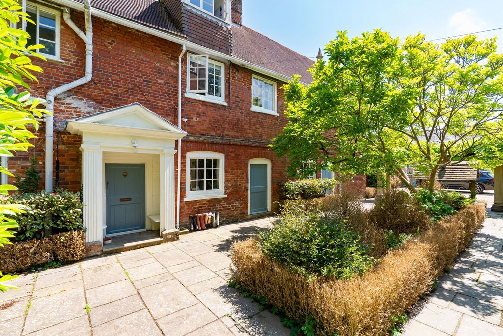 Property photo 1 of 33