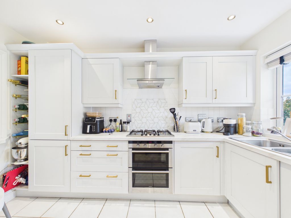 Property photo 2 of 15 Cam02536G0-Pr0088-Still005