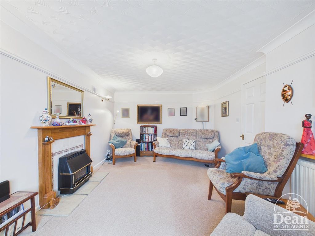 Property photo 3 of 28