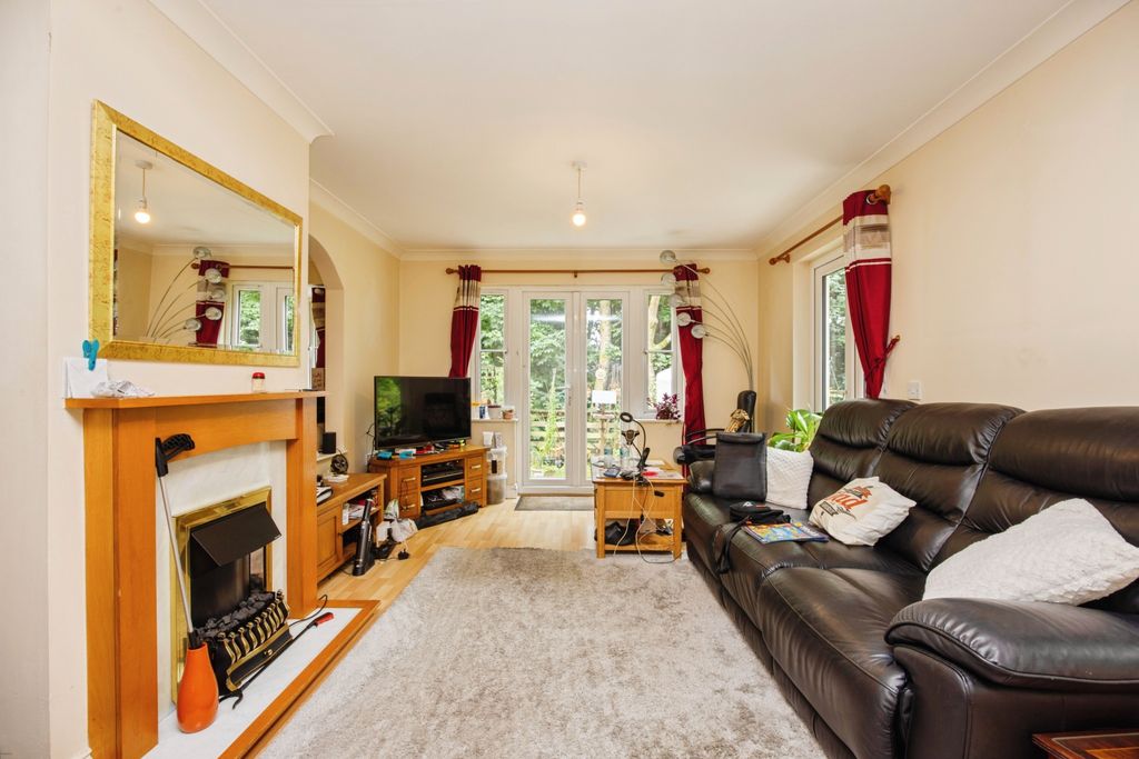 Property photo 3 of 20