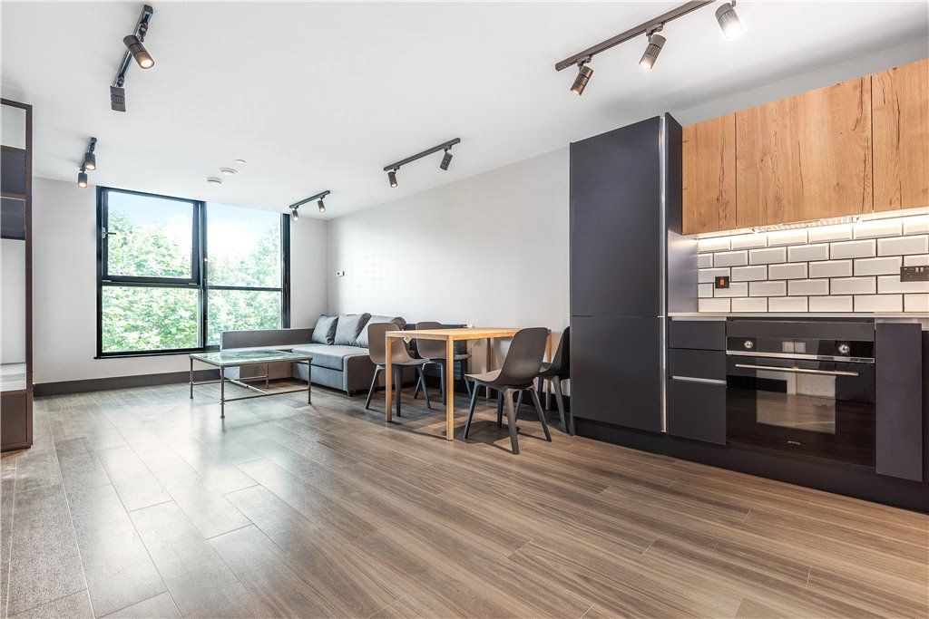Property photo 1 of 18 Reception/Kitchen