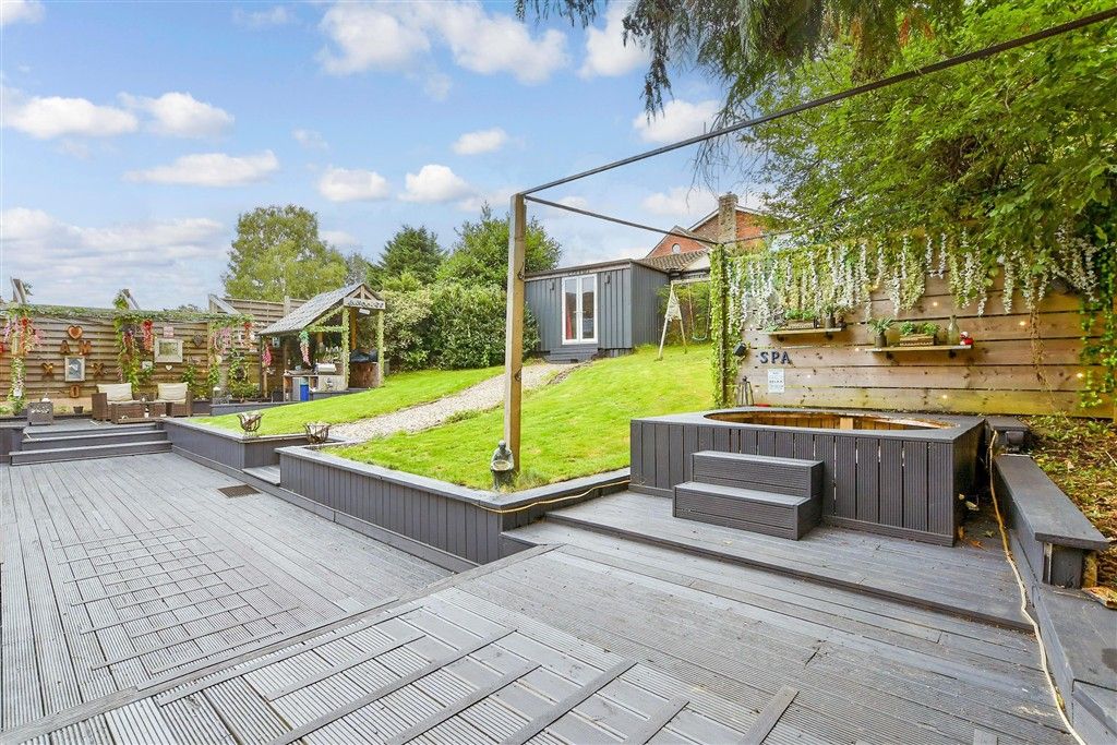 Property photo 2 of 22 Garden