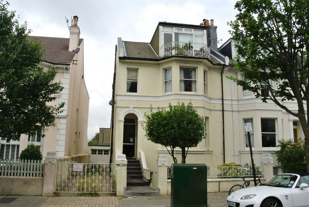 Property photo 1 of 5