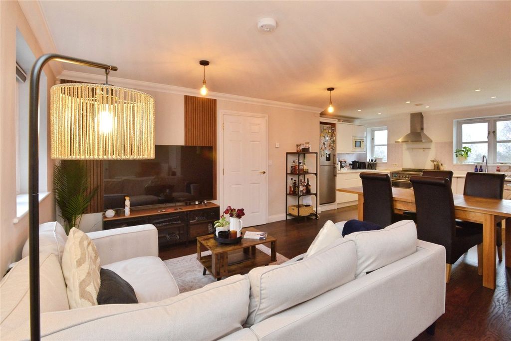 Property photo 2 of 16 Picture No. 20